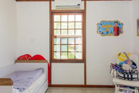 Casa à venda com 8 quartos, 560m² em Camboinhas, Niterói