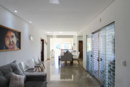 Sala de casa para alugar com 4 quartos, 120m² em Asteca, Belo Horizonte
