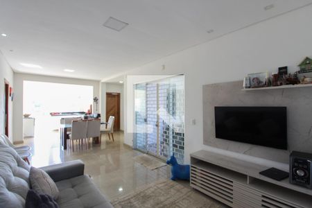 Sala de casa para alugar com 4 quartos, 120m² em Asteca, Belo Horizonte