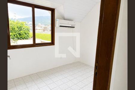 Área externa de casa para alugar com 3 quartos, 75m² em Vargem do Bom Jesus, Florianópolis