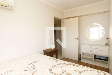 Quarto 1 de apartamento para alugar com 3 quartos, 70m² em Floresta, Porto Alegre