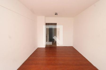 Sala/Quarto de kitnet/studio para alugar com 1 quarto, 27m² em Liberdade, São Paulo