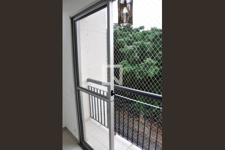 Detalhe - Varanda da Sala e Sala de Jantar de apartamento para alugar com 2 quartos, 51m² em Conjunto Residencial Vista Verde, São Paulo