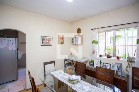 Sala de TV de casa à venda com 2 quartos, 134m² em Canhema, Diadema