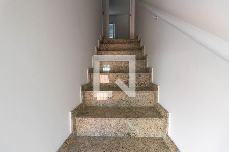 Escada de casa de condomínio à venda com 2 quartos, 60m² em Vila Irmaos Arnoni, São Paulo
