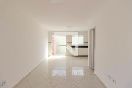 Sala/Cozinha de casa de condomínio à venda com 2 quartos, 60m² em Vila Irmaos Arnoni, São Paulo