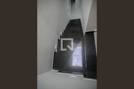 Escada de casa à venda com 3 quartos, 120m² em Vila Santa Teresa, São Paulo