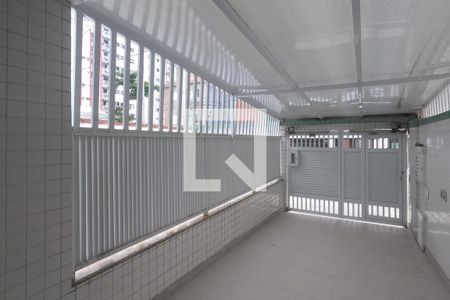 Garagem de casa para alugar com 4 quartos, 200m² em Campo Grande, Santos