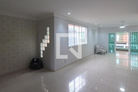 Sala de casa para alugar com 4 quartos, 200m² em Campo Grande, Santos