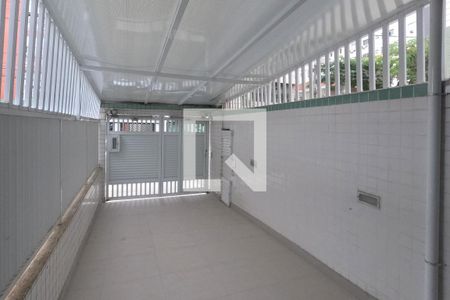 Garagem de casa para alugar com 4 quartos, 200m² em Campo Grande, Santos
