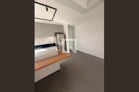 Sala/cozinha de apartamento para alugar com 1 quarto, 79m² em Cerqueira César, São Paulo