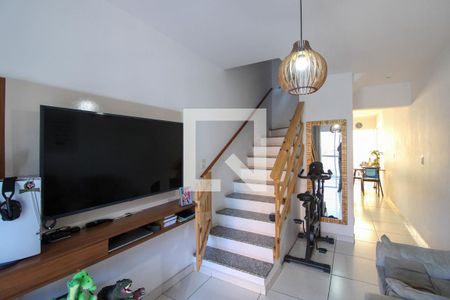 Sala de casa para alugar com 2 quartos, 80m² em Jardim Mitsutani, São Paulo