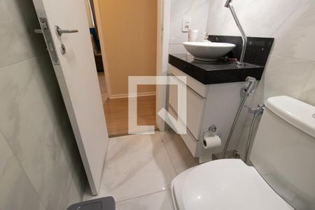Banheiro Social de apartamento para alugar com 3 quartos, 59m² em Guaíra, Curitiba