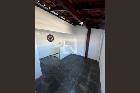 Casa à venda com 4 quartos, 132m² em Vila Valqueire, Rio de Janeiro