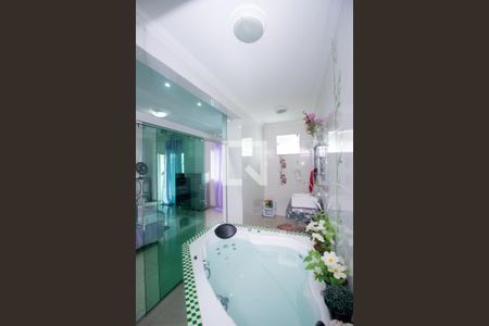 Banheiro da Suíte de casa para alugar com 2 quartos, 265m² em Oitis, Contagem