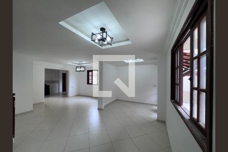 Sala de casa para alugar com 4 quartos, 200m² em Vargem Grande, Rio de Janeiro