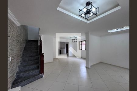 Sala de casa para alugar com 4 quartos, 200m² em Vargem Grande, Rio de Janeiro