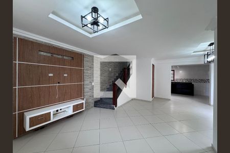 Sala de casa para alugar com 4 quartos, 200m² em Vargem Grande, Rio de Janeiro