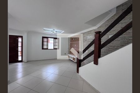 Sala de casa para alugar com 4 quartos, 200m² em Vargem Grande, Rio de Janeiro