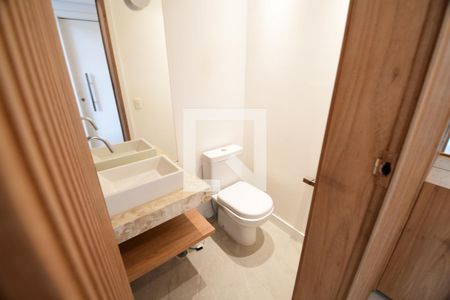 Lavabo de apartamento para alugar com 3 quartos, 188m² em Cambuí, Campinas