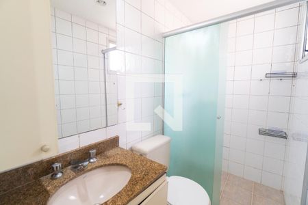 Banheiro da Suíte de apartamento para alugar com 3 quartos, 73m² em Chácara Inglesa, São Paulo