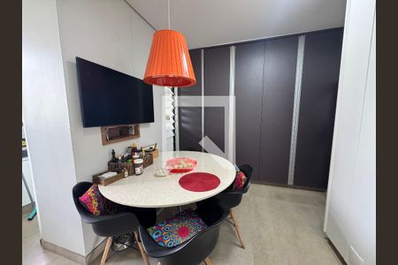 Apartamento à venda com 4 quartos, 197m² em Funcionários, Belo Horizonte