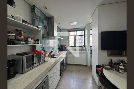 Apartamento à venda com 4 quartos, 197m² em Funcionários, Belo Horizonte