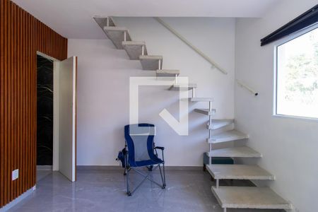 Sala de casa de condomínio para alugar com 2 quartos, 80m² em Chácara Ondas Verdes, Cotia