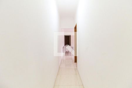 Corredor de casa para alugar com 2 quartos, 140m² em Itaquera, São Paulo