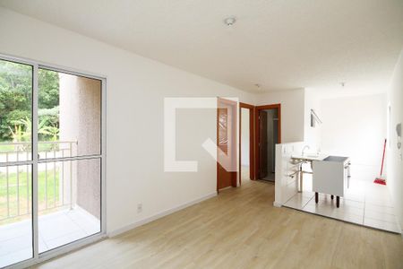 Sala de casa de condomínio para alugar com 2 quartos, 47m² em Jardim Ipes, Cotia