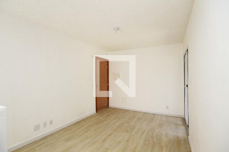 Sala de casa de condomínio para alugar com 2 quartos, 47m² em Jardim Ipes, Cotia