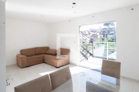 Sala de casa à venda com 2 quartos, 120m² em Nacional, Contagem