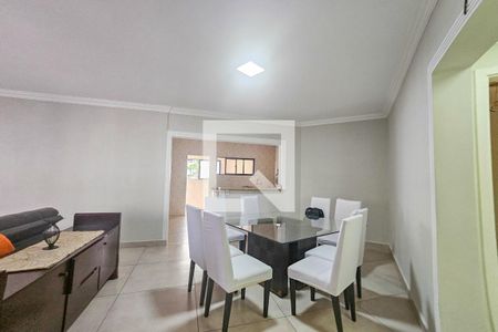 Apartamento para alugar com 3 quartos, 134m² em V Guaruja, Guarujá