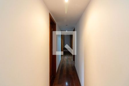 Corredor de apartamento para alugar com 3 quartos, 150m² em Indianópolis, São Paulo