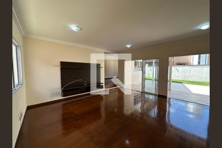 Sala de TV de casa de condomínio para alugar com 3 quartos, 260m² em Residencial das Estrelas, Barueri