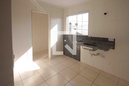 Cozinha de apartamento para alugar com 1 quarto, 35m² em Vila Carrão, São Paulo