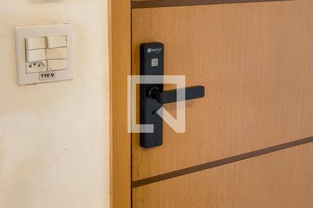 Fechadura eletrônica  de apartamento para alugar com 2 quartos, 77m² em Nova Mirim, Praia Grande