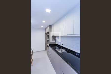 Sala, cozinha e área de serviço de apartamento à venda com 2 quartos, 42m² em Parque Sao Domingos, São Paulo