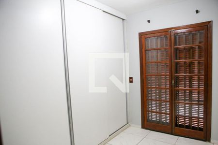 Quarto 1 de casa à venda com 2 quartos, 180m² em Butantã, São Paulo