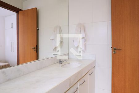 Banheiro da Suíte de apartamento à venda com 3 quartos, 100m² em Sion, Belo Horizonte