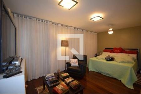 Casa à venda com 4 quartos, 228m² em Piratininga, Niterói