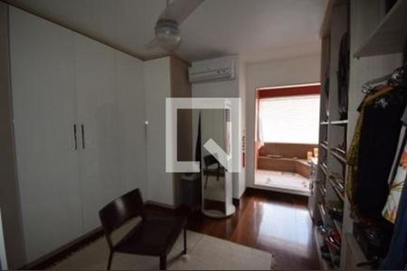 Casa à venda com 4 quartos, 228m² em Piratininga, Niterói