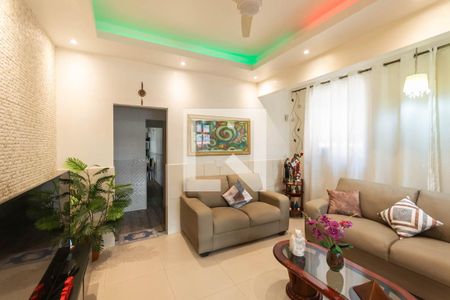 Sala de casa à venda com 2 quartos, 100m² em Grajaú, Rio de Janeiro