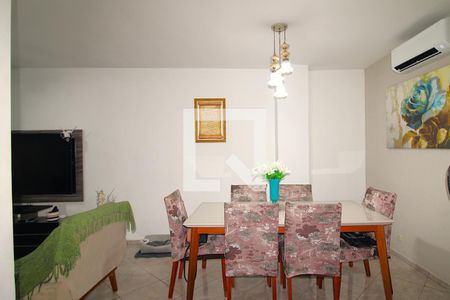 Sala de casa à venda com 3 quartos, 132m² em Vila Baruel, São Paulo