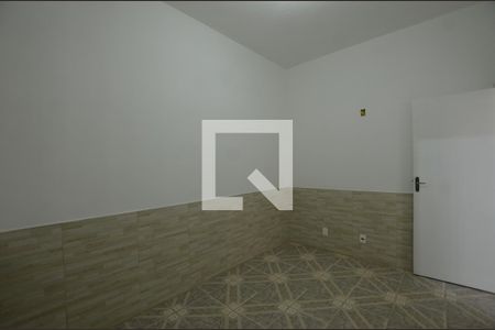 Quarto 1 de casa para alugar com 3 quartos, 50m² em Marechal Hermes, Rio de Janeiro