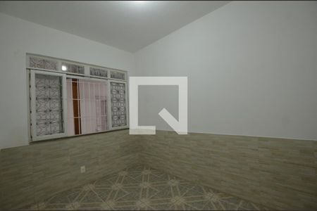 Quarto 1 de casa para alugar com 3 quartos, 50m² em Marechal Hermes, Rio de Janeiro