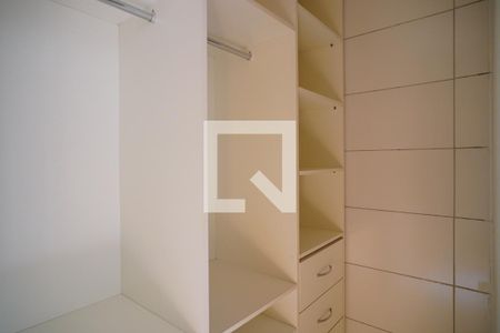 Closet  de apartamento à venda com 2 quartos, 48m² em Morro Santana, Porto Alegre