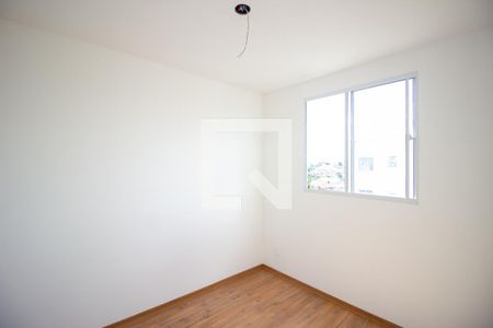 Quarto 1 de apartamento para alugar com 2 quartos, 45m² em Maria da Conceicao, Contagem