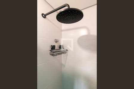 Detalhe do banheiro de kitnet/studio para alugar com 1 quarto, 27m² em Centro, Curitiba