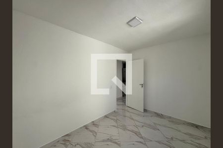 Quarto 1 de apartamento para alugar com 2 quartos, 43m² em Vargem Pequena, Rio de Janeiro